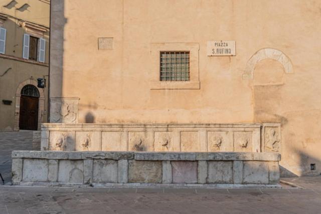 Domus Fonte Dei Leoni Bed & Breakfast อัสซิซี ภายนอก รูปภาพ