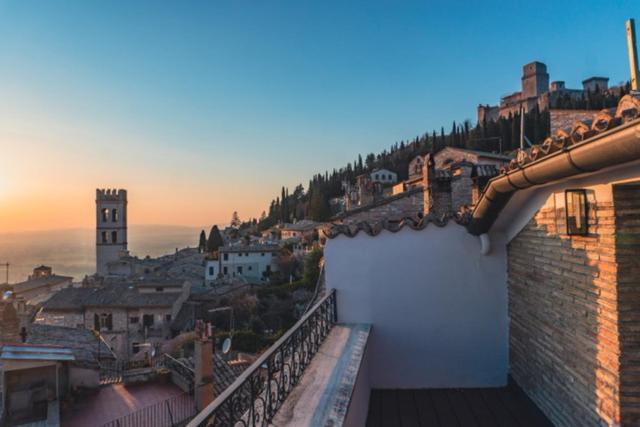 Domus Fonte Dei Leoni Bed & Breakfast อัสซิซี ภายนอก รูปภาพ